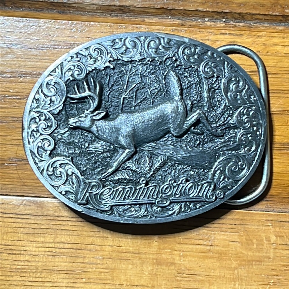 Remington 175th Rifle Shotgun Gun White Tailed Deer Vintage Belt Buckle
